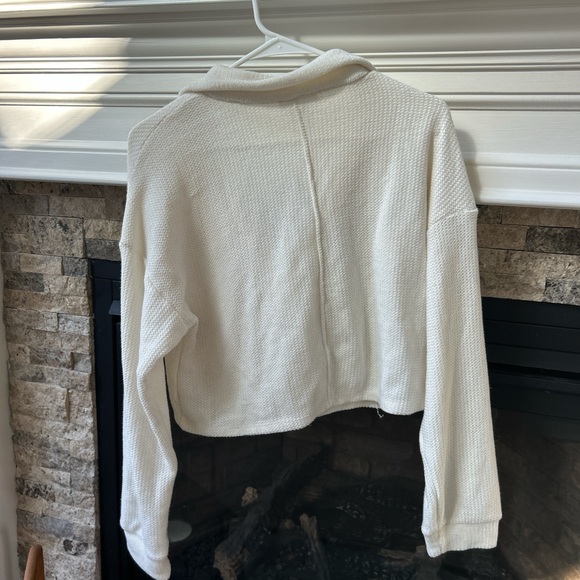 Cream Button-Up Cropped Cardigan - Picture 3 of 4